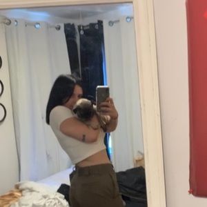 Meet your Posher, Henna